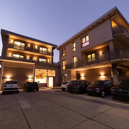 Lake Home Holiday 公寓