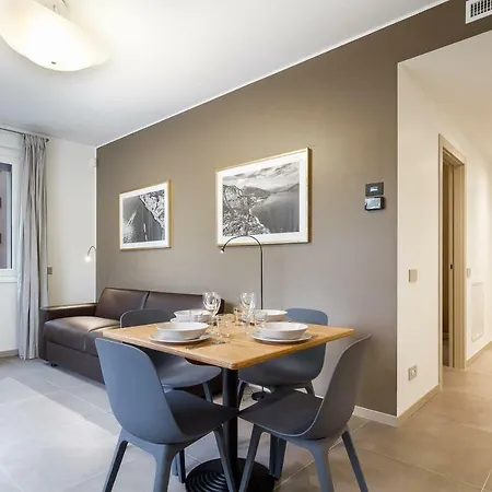 Lake Home Holiday 科莫