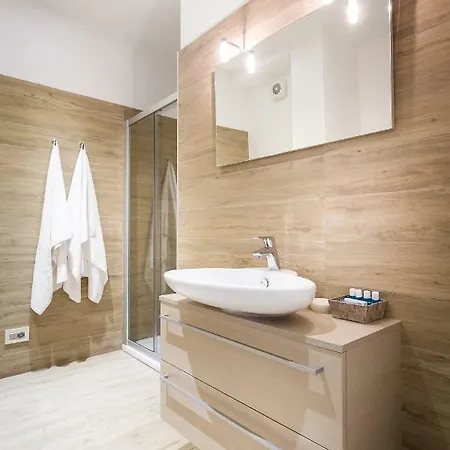 Lake Home Holiday 科莫