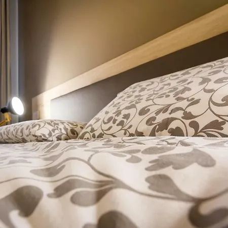 لاك هوم هوليداي شقة