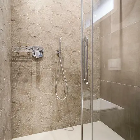 شقة لاك هوم هوليداي كومو