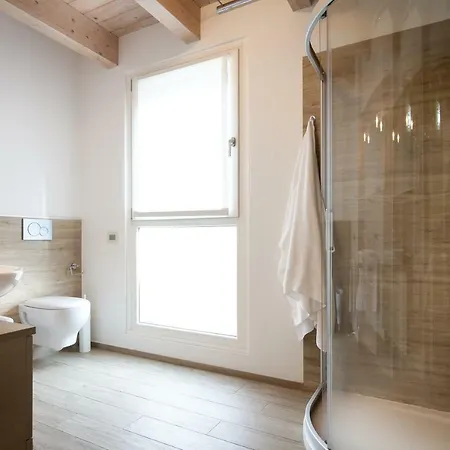 لاك هوم هوليداي شقة *