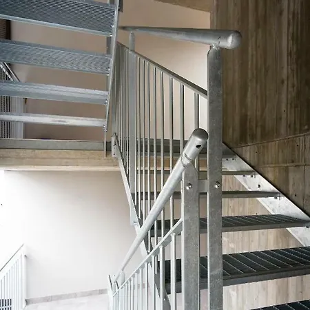 لاك هوم هوليداي شقة كومو